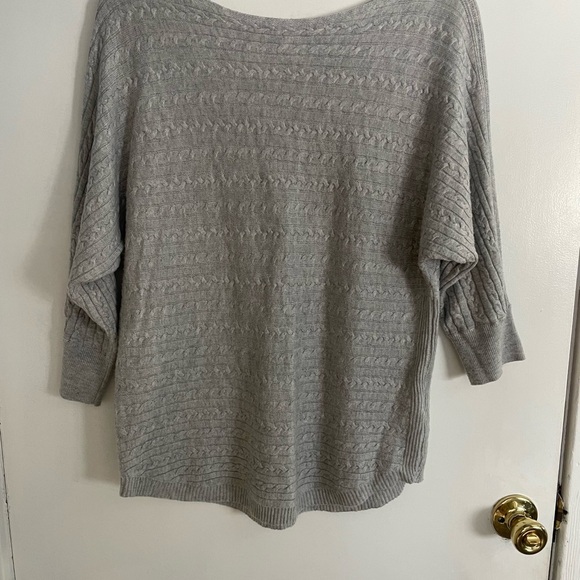 Market & Spruce Sweaters - Market & Spruce Light Gray Women's lightweight Sweater in size medium 21” p2p